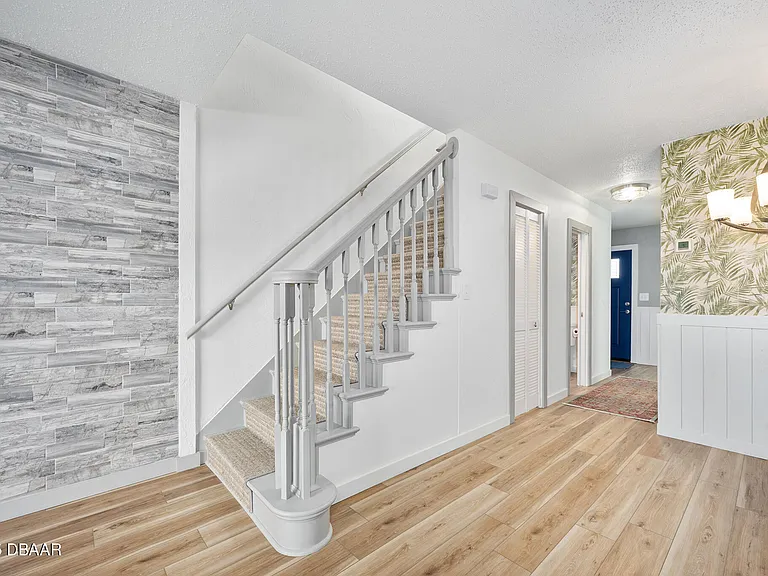 56 Chippingwood Ln — Photo 15