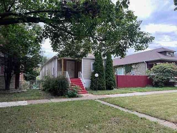 2nd image of 7627 S Prairie Ave