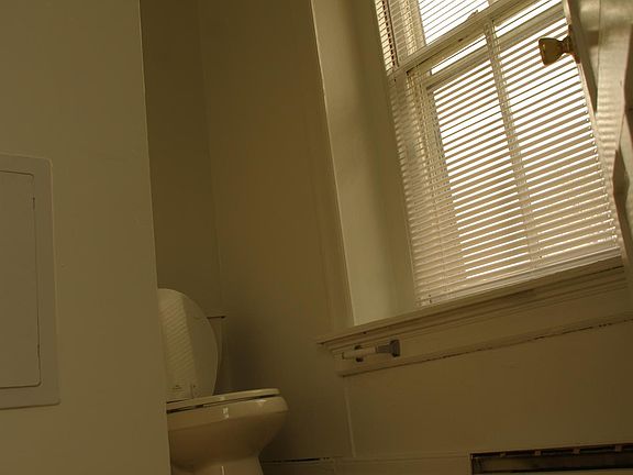 4th image of 301 S Broad St APT 3