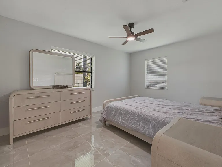 632 Las Palmas Park — Photo 42