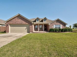 304 Highlander Ct, Georgetown, TX 78626
