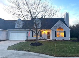 381 Village Ct, Cuyahoga Falls, OH 44223