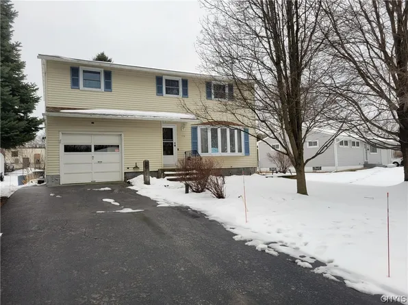 116 Daniel Dr, Liverpool, NY 13088