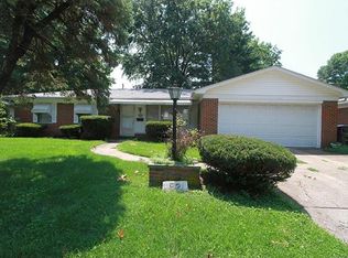 52 Dale Allen Dr, Belleville, IL 62226