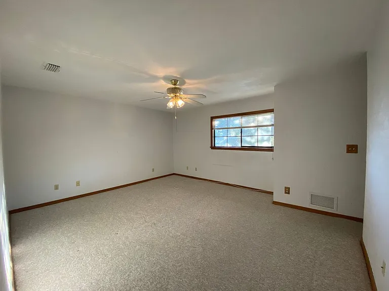 5416 NW 9th Ln — Photo 8