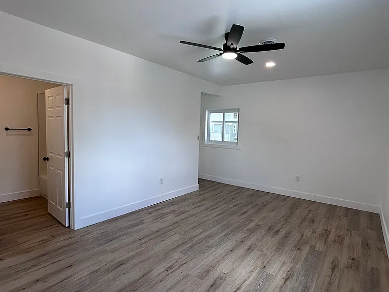 1231 Merchant St #2 — Photo 7