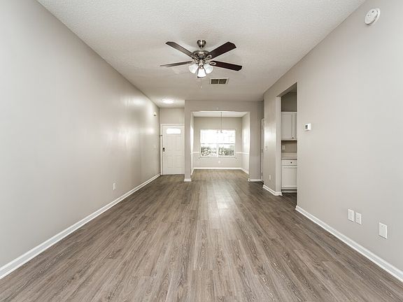 5th image of 7752 Newbury Dr