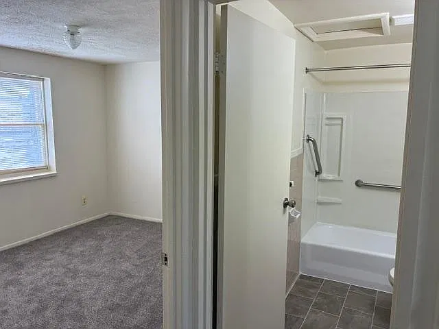 3 bed, 1024 sqft, $1,795 — Photo 4