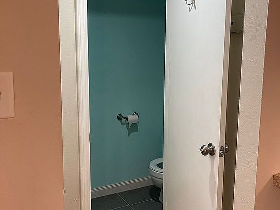 4th image of 223 Settlers Park Dr