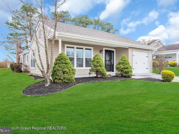21 Appleby Pl, Manchester, NJ 08759