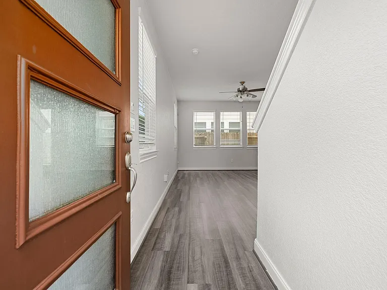 9914 Brickhouse Dr — Photo 8
