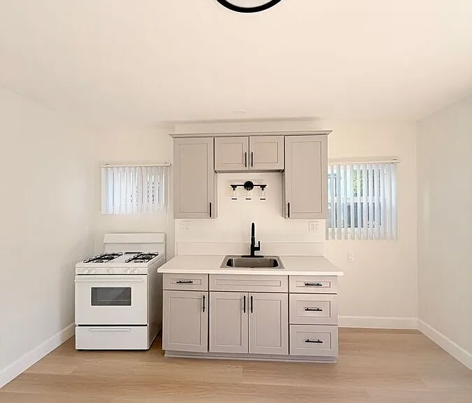 4705 Willow Brook Ave #2 — Photo 4