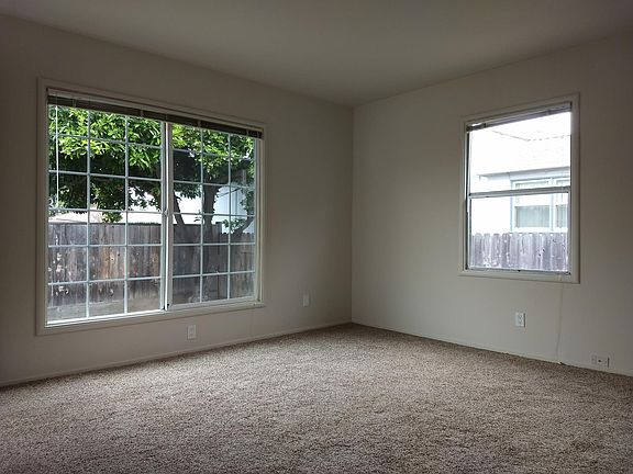 4th image of 387 Blossom Way