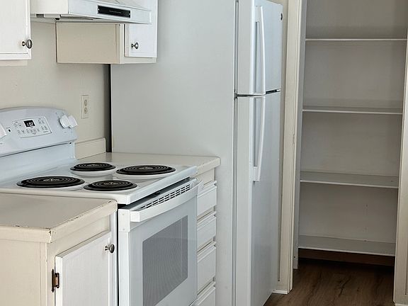 3rd image of 2908 Richard Dr APT B