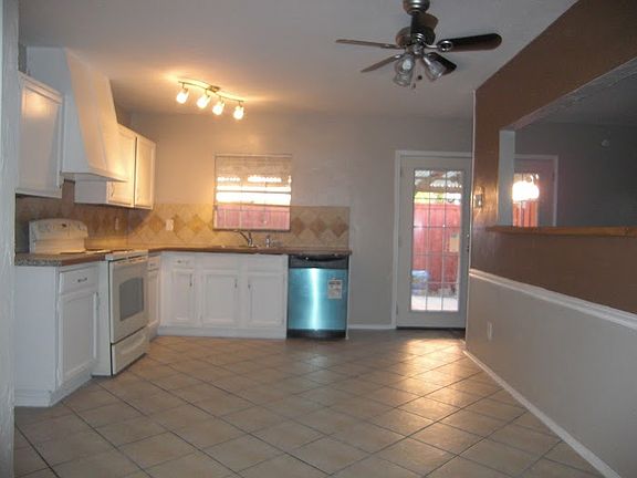 Updated kitchen, new dishwasher