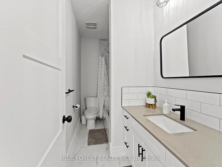 135 William St N #1 — Photo 8