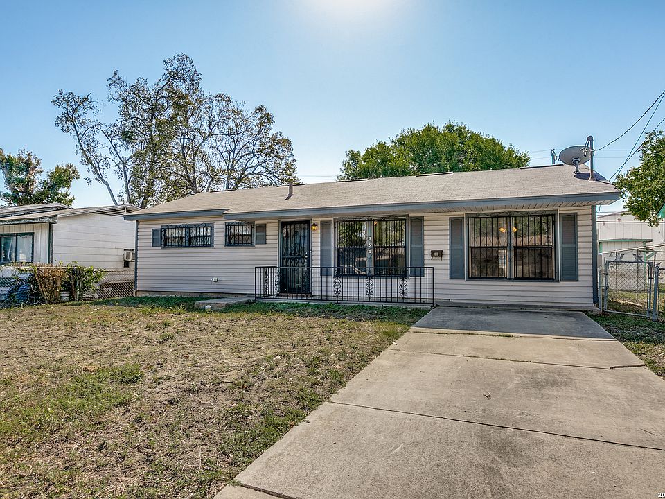 1st image of 354 LAS PALMAS DR