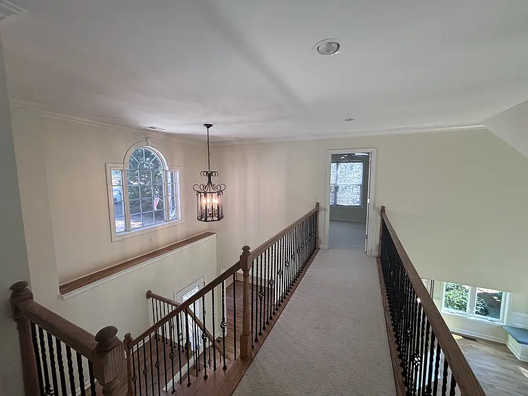105 Lake View Dr E — Photo 5