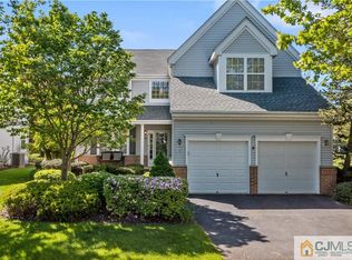 1 Greenwich Ct, Monroe Township, NJ 08831