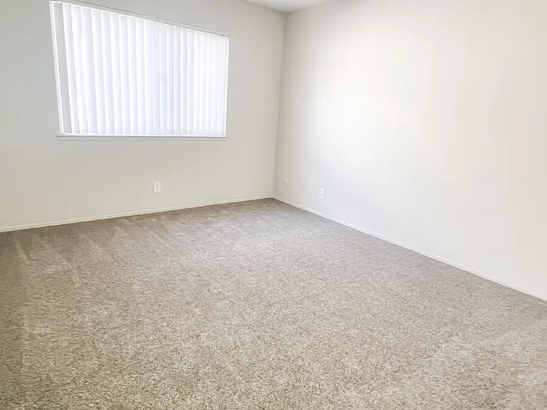 Monterey Manor Apartments — Photo 22