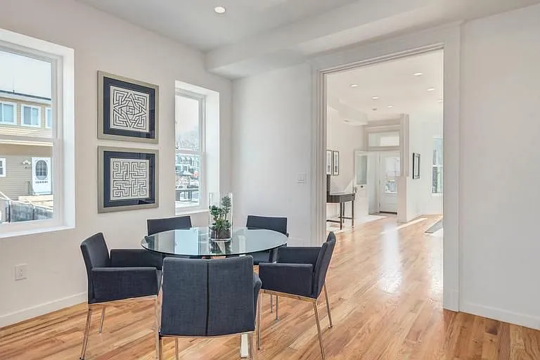 15 Bryant St NW — Photo 5