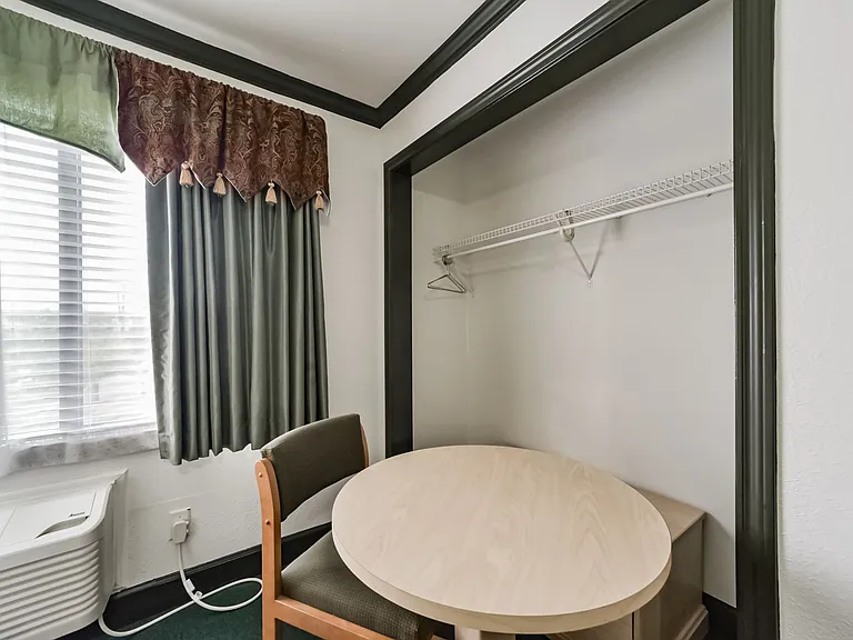 1025 Swanson St — Photo 13