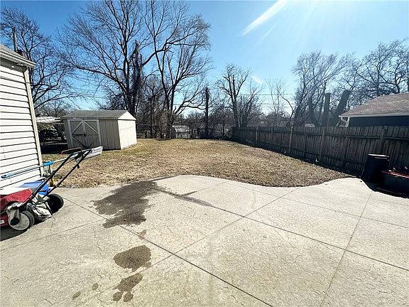 3rd image of 4929 Woodend Ave