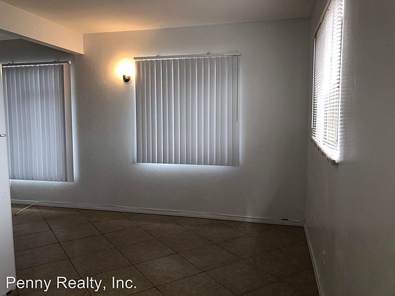5th image of 4442 Gresham St