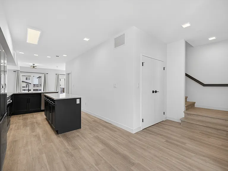 11 Merkel Manza Blvd — Photo 75