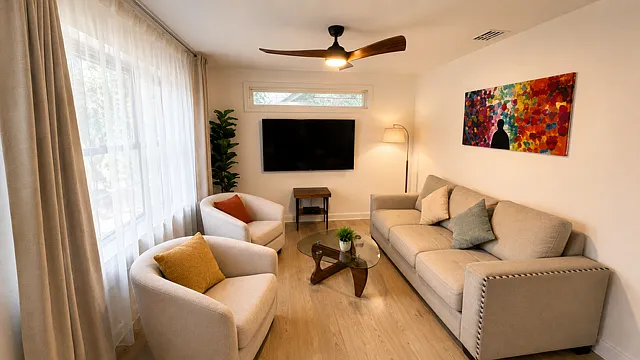 E Kearney St — Photo 1