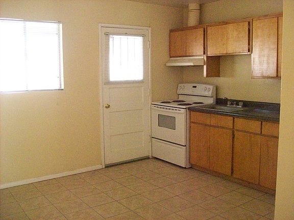 4th image of 2929 Van Buren Ave APT 11