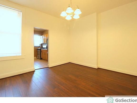 4th image of 1107 N Lakewood Ave