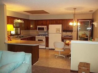 166 Summit Ridge Dr, Greenwood, IN 46142