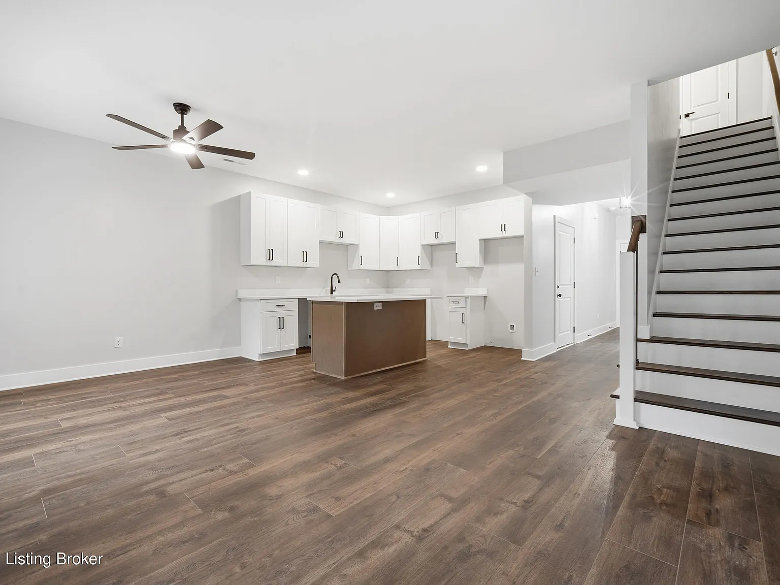 3 bed, 2.5 bath, 1400 sqft, $1,995 — Photo 3
