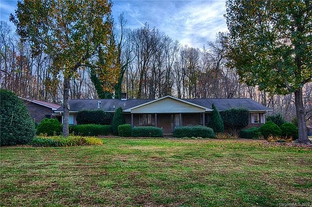 1st image of 3959 Holly Springs Dr #5