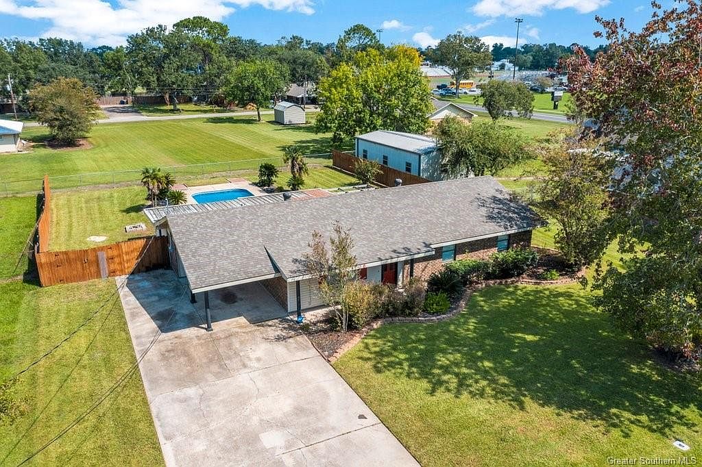 708 Fontenot St, Iowa, LA 70647 Zillow