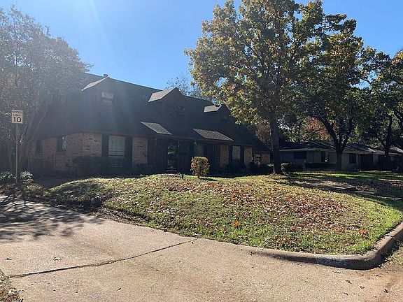 2nd image of 905 Sharpshire Dr