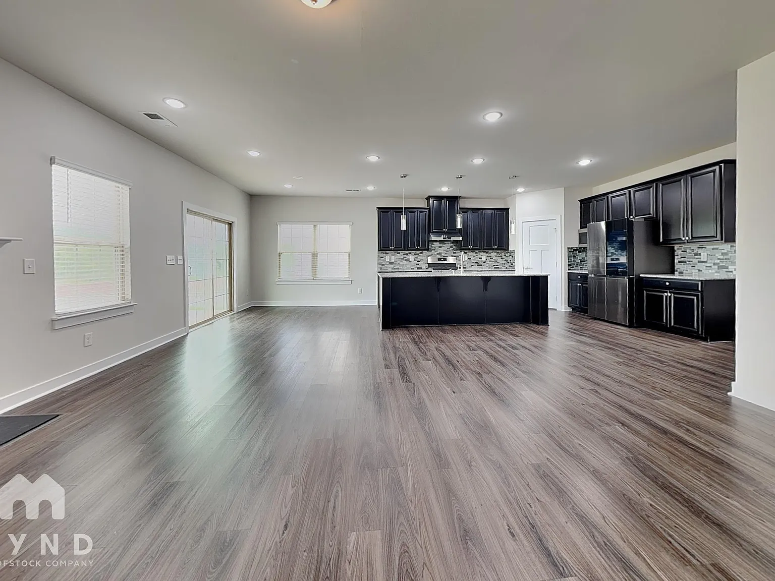 5 bed, 3.0 bath, 3006 sqft, $3,000 — Photo 3