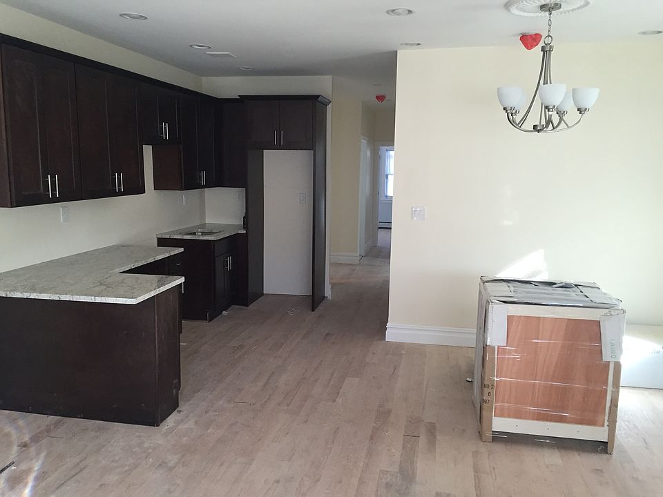 2nd image of 1833 Rockaway Parkway