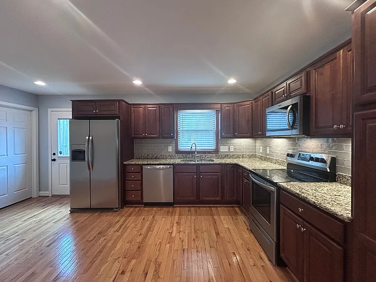 209 Delmar St — Photo 7