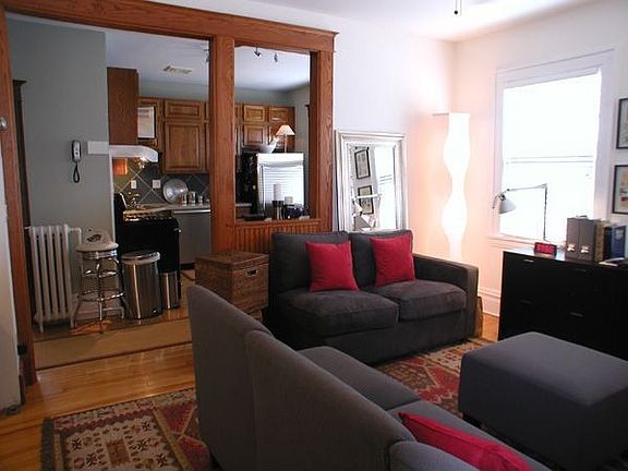 9 foot ceilings throughout