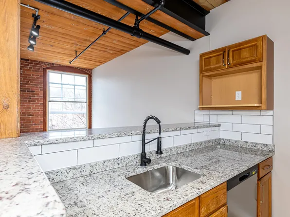 1013F Whiting St, Winsted, CT