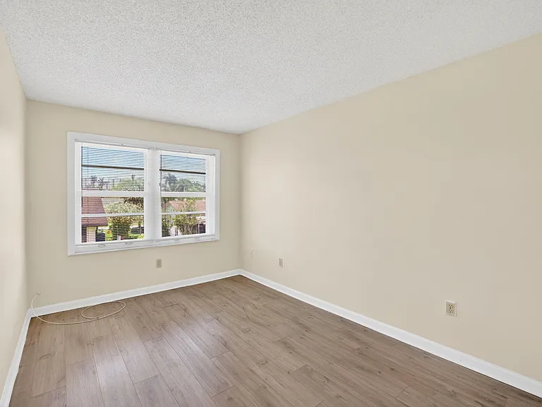321 Gulfstream Rd — Photo 13
