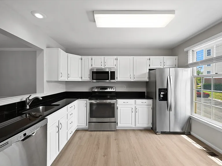 299 S Pickett St — Photo 7