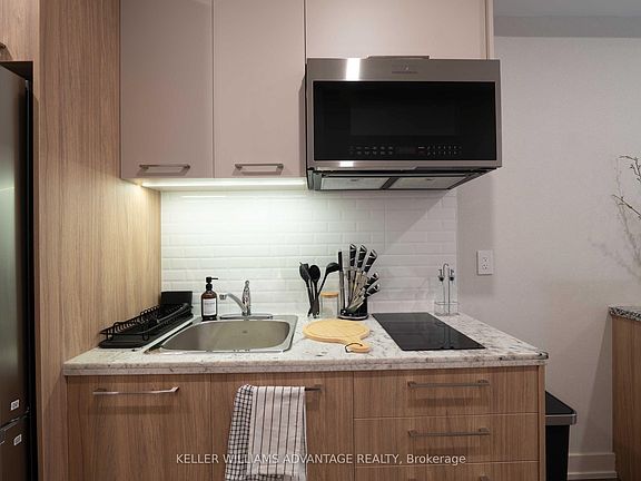 5th image of 23 Ross St #2