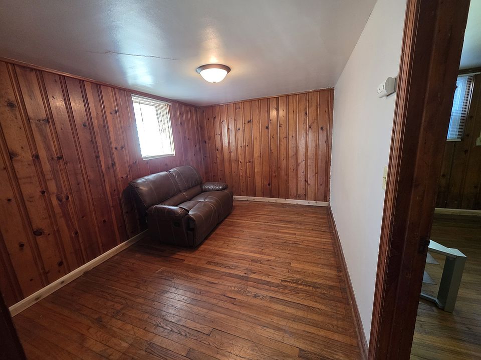 2nd image of 4907 Lowell Ave APT 3