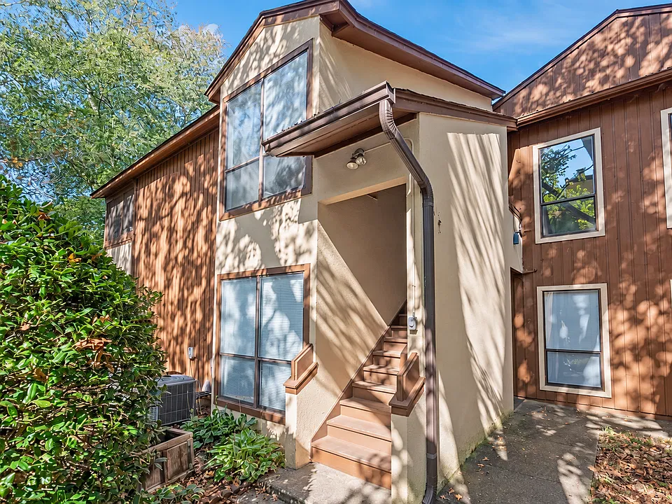 5731 Dockside Dr