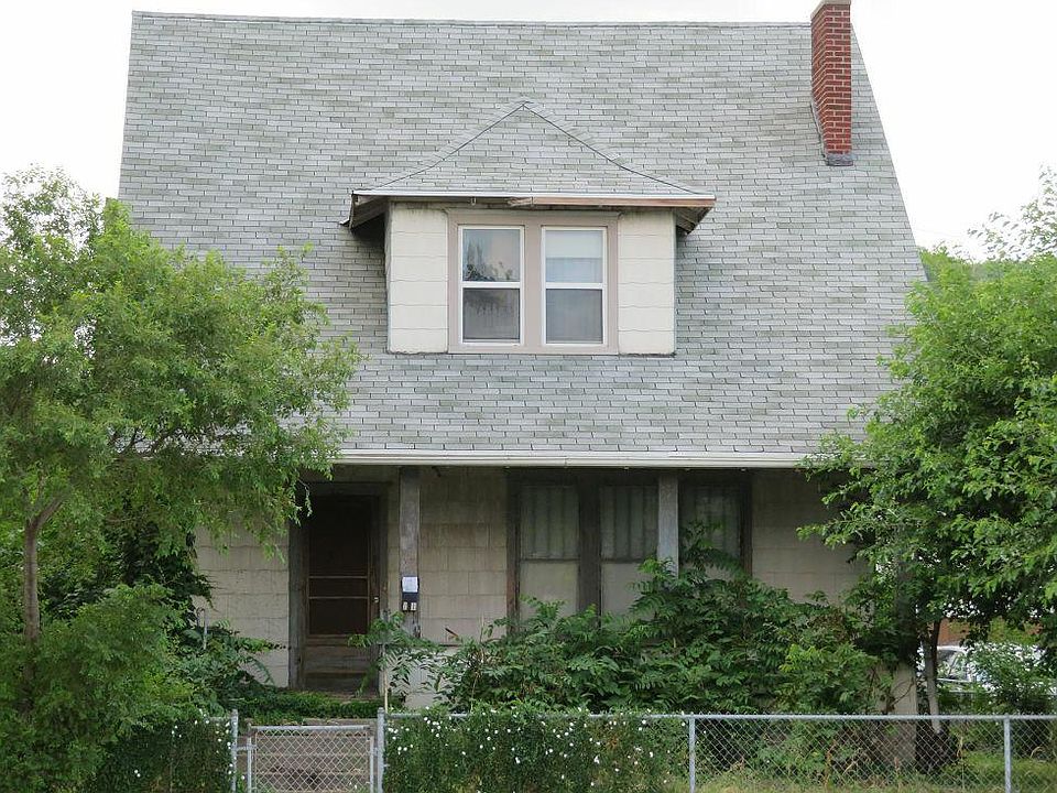 2nd image of 611 S 6th St