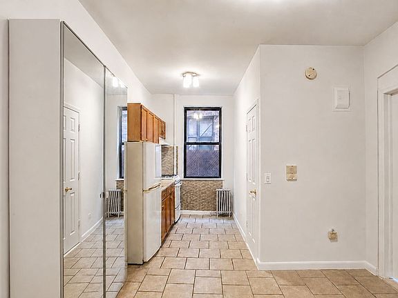 4th image of 2146 Cortelyou Rd APT 1R