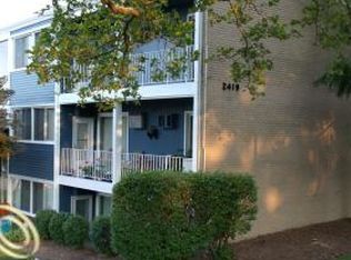 2419 Riverside Dr APT 310, Trenton, MI 48183